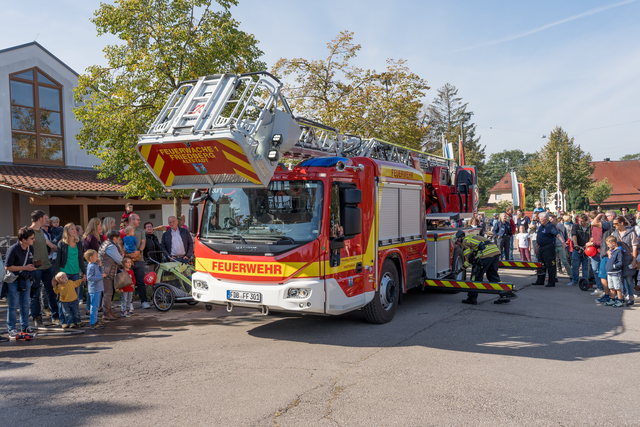 Tag der offenen Tür der Freiwilligen Feuerwehr Friedberg e.V. - Rettungseinsatz mit der Drehleiter | Foto: FSeventfoto