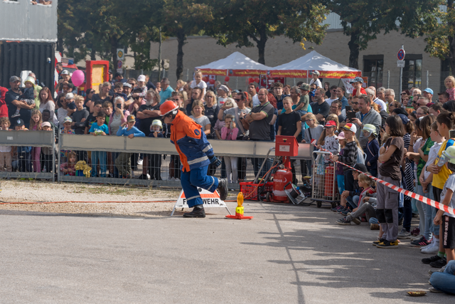 Tag der offenen Tür der Freiwilligen Feuerwehr Friedberg e.V. - Brandbekämpfung durch die Jugendfeuerwehr | Foto: FSeventfoto