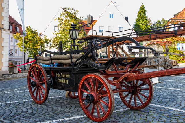 Tag der offenen Tür der Freiwilligen Feuerwehr Friedberg e.V. - Historische Einsatzfahrzeuge | Foto: FSeventfoto
