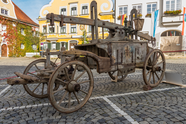Tag der offenen Tür der Freiwilligen Feuerwehr Friedberg e.V. - Historische Einsatzfahrzeuge | Foto: FSeventfoto