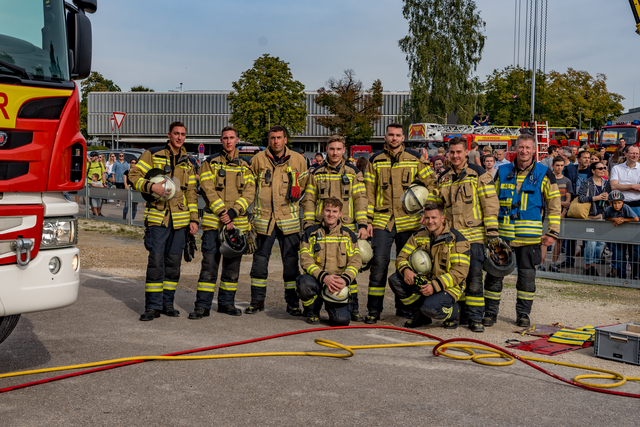 Tag der offenen Tür der Freiwilligen Feuerwehr Friedberg e.V. - Rettungseinsatz bei Verkehrsunfall mit Insassen | Foto: FSeventfoto