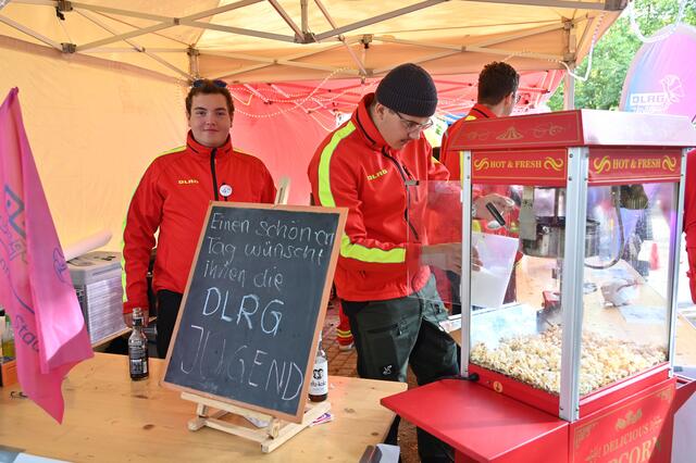 Die DLRG-Jugend lockte mit Popcorn 
