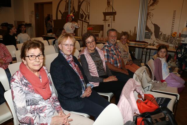 Augsburg Inernational Mitglieder beim Länderabend Bulgarien | Foto: Marianne Stenglein