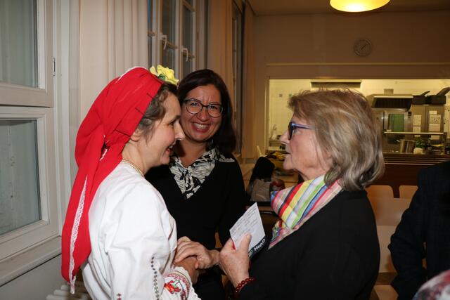 Bald folgt ein Kochabend mit "bulgarischen Gerichten" von Barbara Kächele (AI) | Foto: Marianne Stenglein