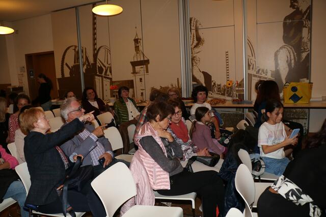 Aufmerksame Zuhörer*in | Foto: Marianne Stenglein