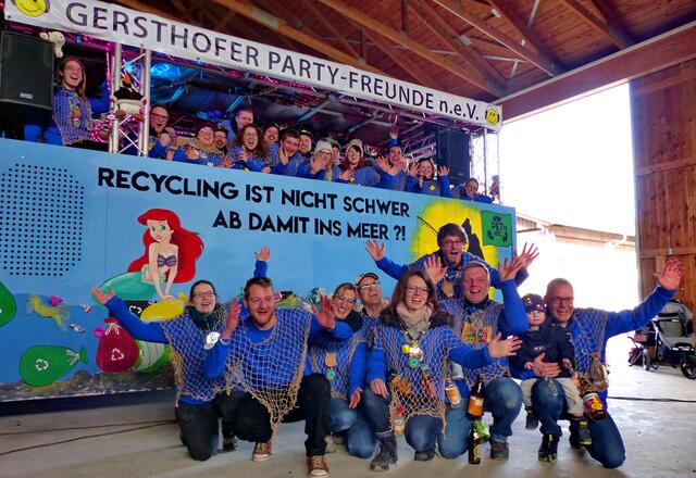2020 mit dem Thema "kein Plastik Meer" bei der Vorstellung unseres Faschingwagens. | Foto: Gersthofer Party-Freunde n.e.V.