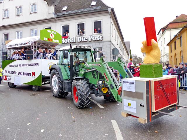 2016 mit dem Thema "Fußball - Sport für Millionen" auf dem Faschingsumzug in Zusmarshausen. | Foto: Gersthofer Party-Freunde n.e.V.
