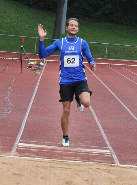 Der Sprung zum dritten bayerischen Meistertitel in Folge für Arslan Muminovic