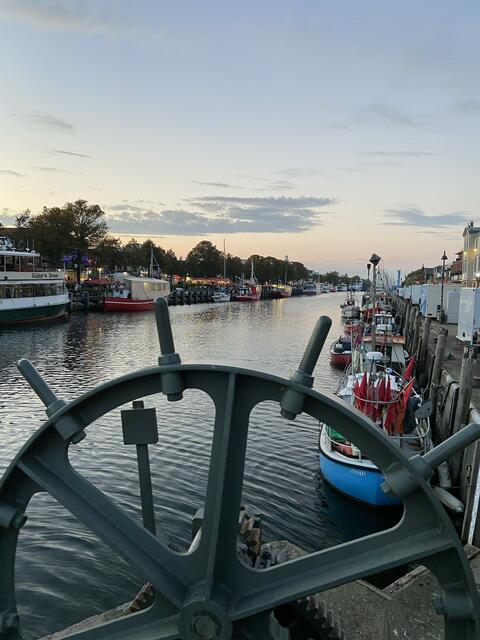 Alter Strom - Hafenflair von Warnemünde.