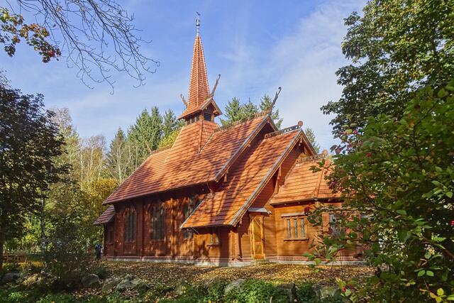 Stabkirche von Süden aus gesehen