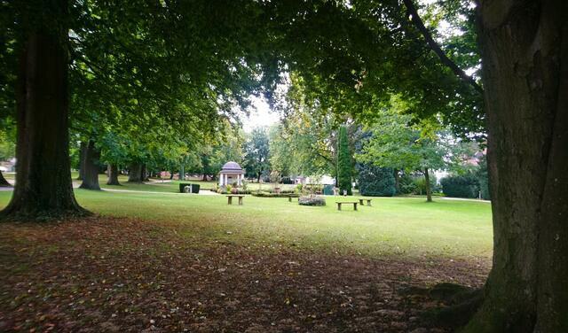 Hier geht es zum Sonnengarten. | Foto: Shima Mahi