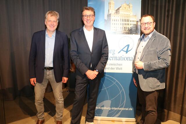 Die Veranstaltung mit Arthur Landwehr wurde organisiert von der Westhouse-Community und dem Verein Augsburg International  | Foto: Marianne Stenglein