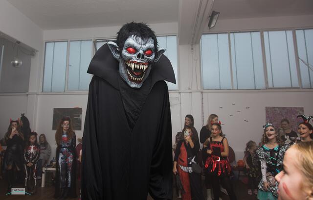 ein 2,5m großer Drache brachte Schrecken ins Haus | Foto: Andrea Dal Ponte