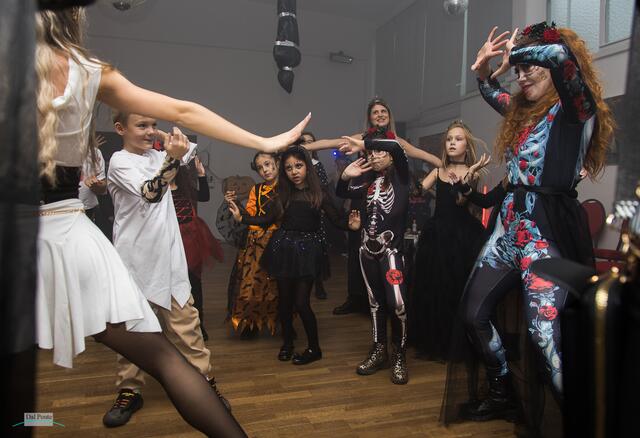 Hexen, Geister und Skelette tanzen um die Wette | Foto: Andrea Dal Ponte
