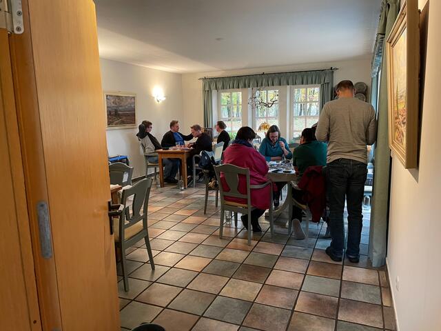 Im kleinen Wintergarten kann auch gespielt werden