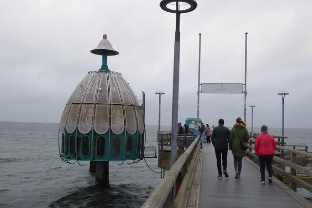 Die Gondel nähert sich ihrer Zielposition an der Seebrücke.