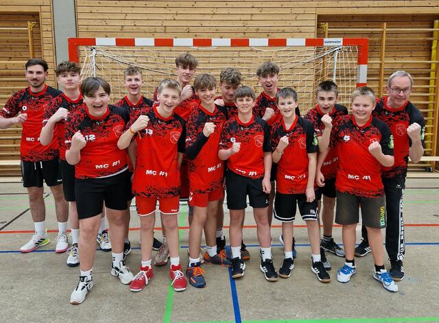 Die C-Jungs sind ungeschlagener Meister der Überregionalen Bezirksliga Staffel Süd-West 2023/24.