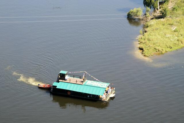 die Floß - Gaststätte unterwegs auf der Wendefurther Talsperre