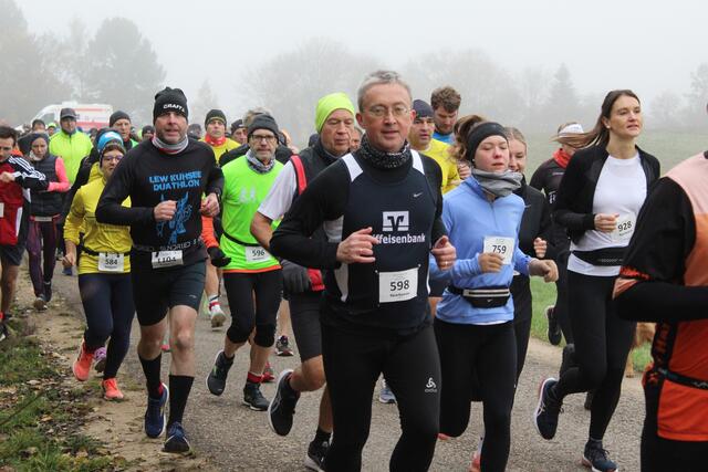 Mittendrin auch Helmut Englmaier und Georg Leichtle