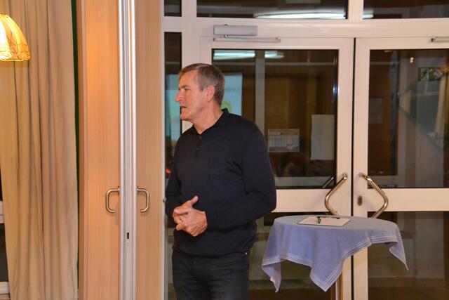 Das Vorstandsmitglied des TSV Gersthofen Ulrich Meitinger überbrachte die Grüße des Präsidiums und berichtete über die neuesten Ereignisse.