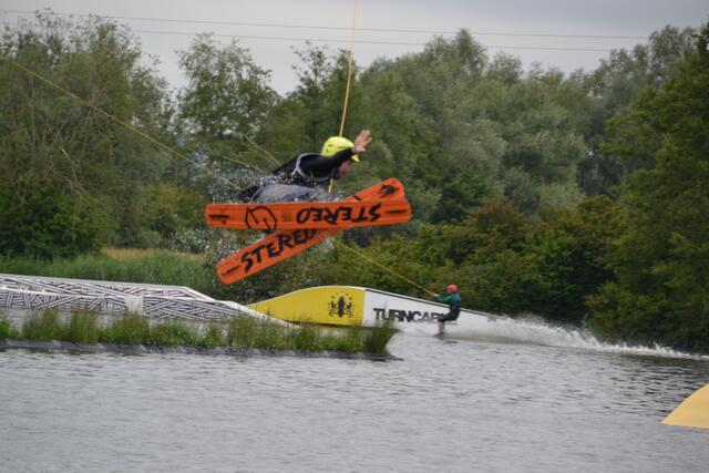 Das Wasserskifahren Anfang Juni auf der Anlage in Thannhausen machte trotz der kühlen Witterung allen Teilnehmern großen Spaß.