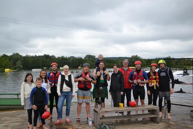 Das Wasserskifahren Anfang Juni auf der Anlage in Thannhausen machte trotz der kühlen Witterung allen Teilnehmern großen Spaß.