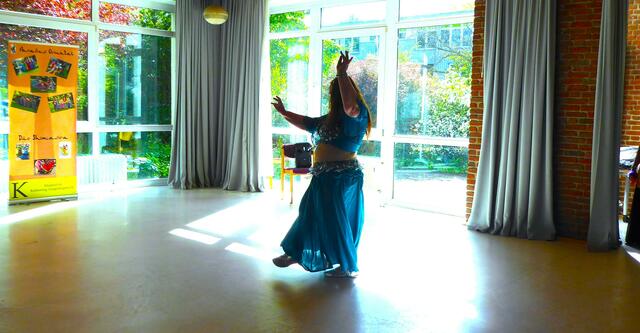 Als Solotänzerin im Seniorenzentrum Vahrenheide in Hannover | Foto: Shima Mahi