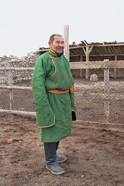 Die russischen Burjaten, eng verwandt mit Mongolen, werden von Putin im Überfall auf die Ukraine als Kanonenfutter verfeuert, ebenso wie neuerdings Nordkoreaner. Eine Schande ist das.
