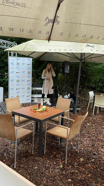 Sängerin May Swan, gesponsert von Modelforce, Tilo Treede  | Foto: BDS Gewerbeverband Königsbrunn