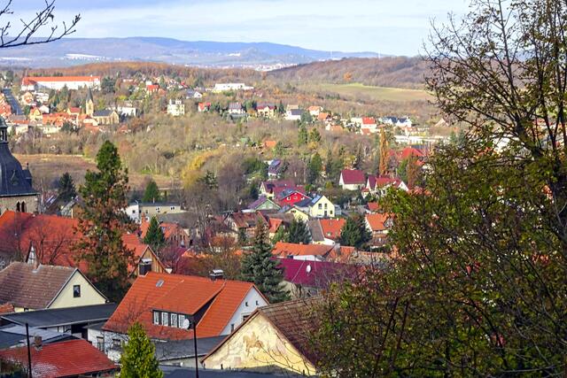 Blick vom Park am Osterberg auf Gernrode, Bad Suderode und den Harzbergen um Thale