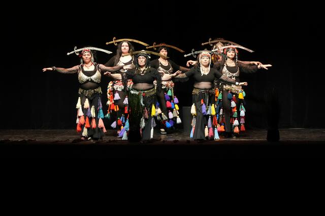 Auch die Abteilung Tanz des VfL Günzburg bereicherte den Abend mit
einem exotischen Tribaltanz. | Foto: Michael Lindner/Stadt Günzburg