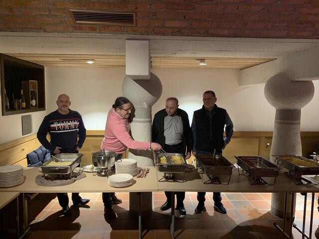 Auf gehts an das Buffett | Foto: BDS Gersthofen