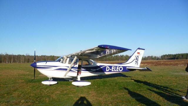 Fluggerät Cessna D-ELEO.