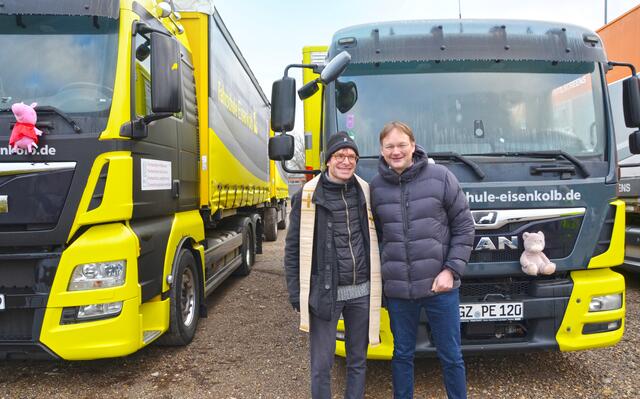 Pfarrer Simon Stegmüller und Landrat Dr. Hans Reichhart sind beeindruckt vom Engagement des Vereins und würdigen den Einsatz in ihren Ansprachen. | Foto: Ramona Nahirni-Vogg