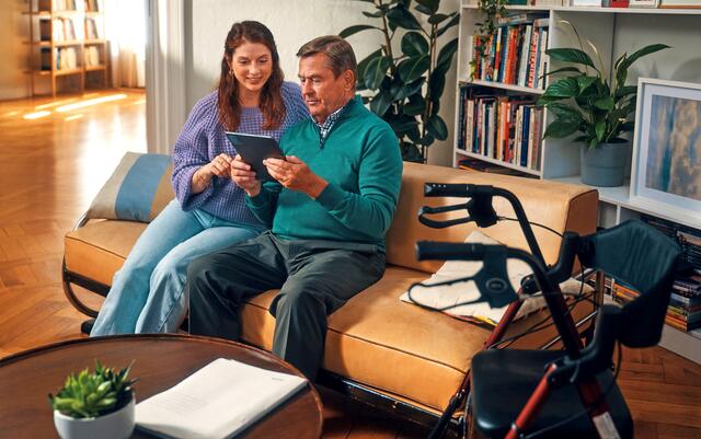 Der Zugriff auf die neue ePA ist einfach und sicher. Versicherte können selbst entscheiden, wer in welchem Umfang Zugriff auf ihre elektronische Patientenakte hat. | Foto: djd-k/gematik