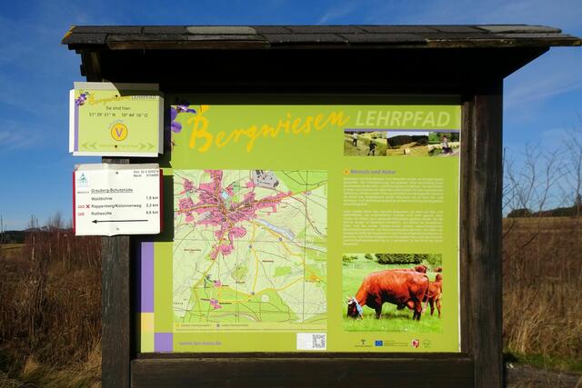 Informationstafel über den Bergwiesen Lehrpfad