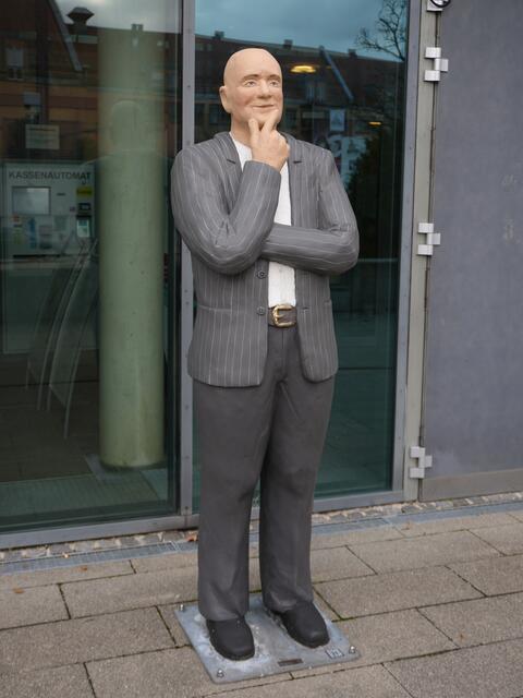 Der Denker vor der Stadtbibliothek | Foto: Stadt Gersthofen (Kai Schwarz)