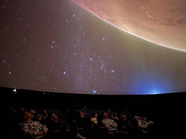 Zu Besuch im Planetarium | Foto: Melina Drüssler