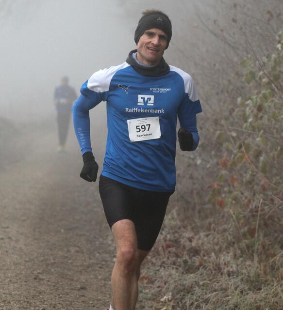 Mit Platz zwei in Donauwörth sicherte sich Andreas Beck vorzeitig den Gesamtsieg bei der diesjährigen Jedermannslaufserie
