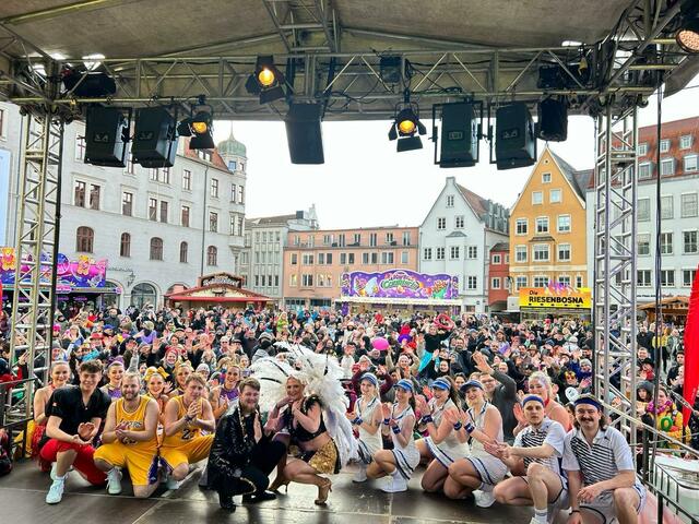 Auftritt auf dem Augsburger Rathausplatz | Foto: FG Lechana