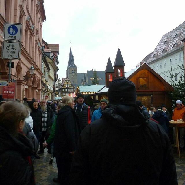 Im Bild ganz hinten: Kirche St. Benidikti.
