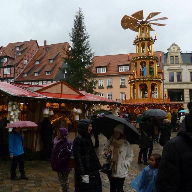 Marktplatz Quedlinburg zur Weihnachtszeit.
