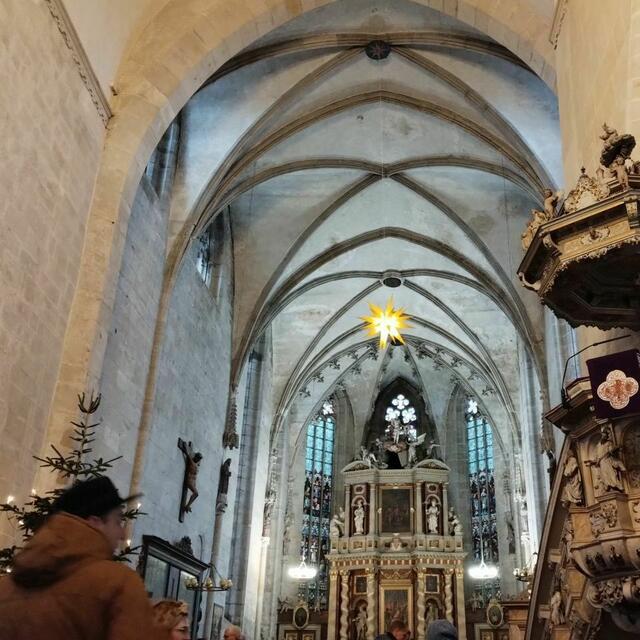 Die Kirche St. Benidikti. Kurz hinter dem Rathaus.
