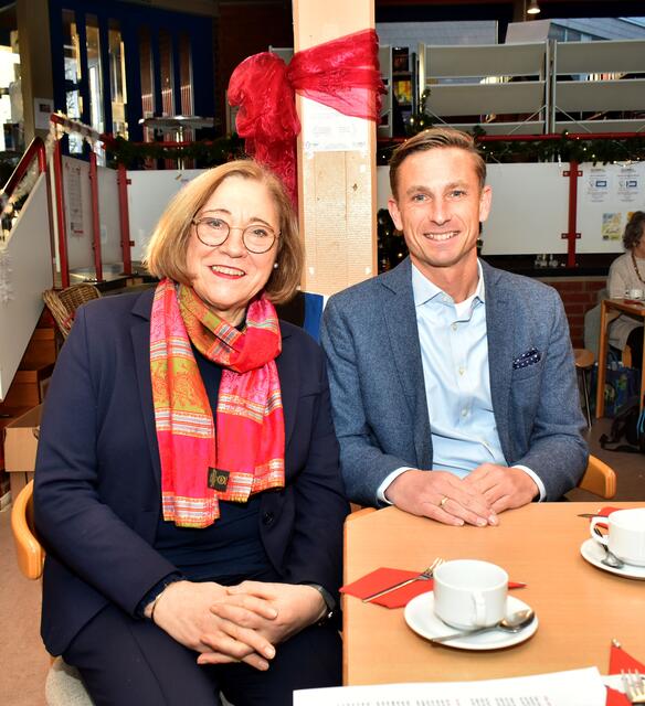 zwei Regionspolitiker: Maria Hesse (CDU) und Angelo Alter (SPD).