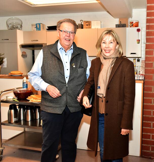 Dirk Battke mit der SPD-Landtagsabgeordneten Doris Schröder-Köpf