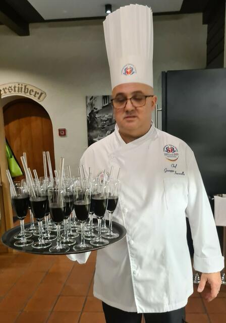 Gang 5  Schwarzes Zitronen-Sorbet – Service Giuseppe Iacovellis