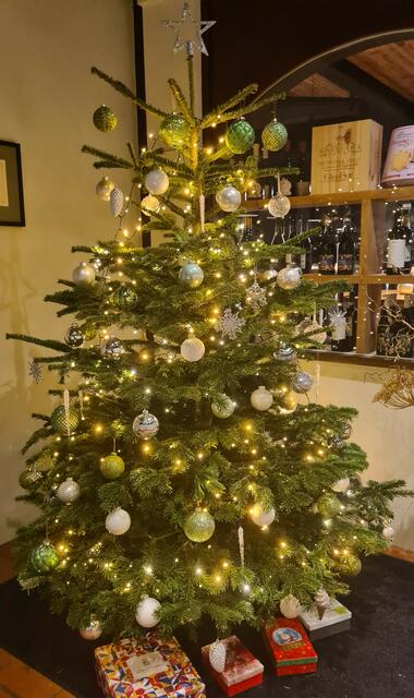 Christbaum am Restauranteingang