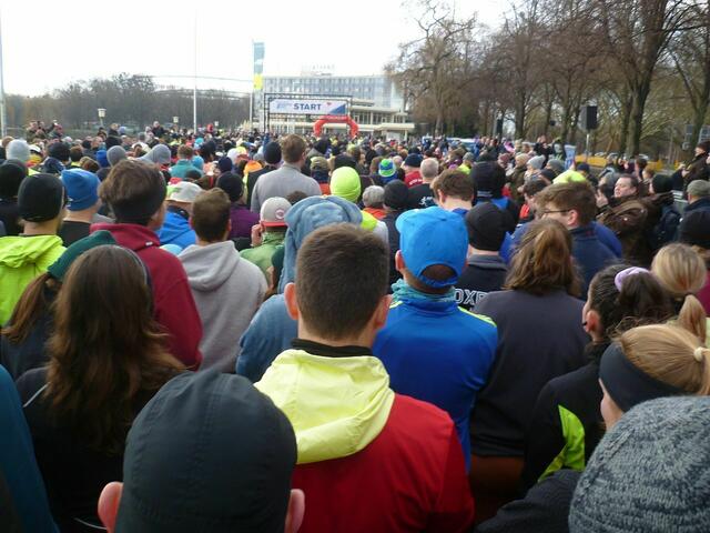 Startaufstellung zum Maschseelauf 2024.
