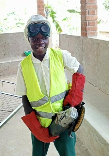 Glücklicher junger Mann