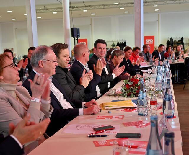 Die Prominentenbank beim Parteitag